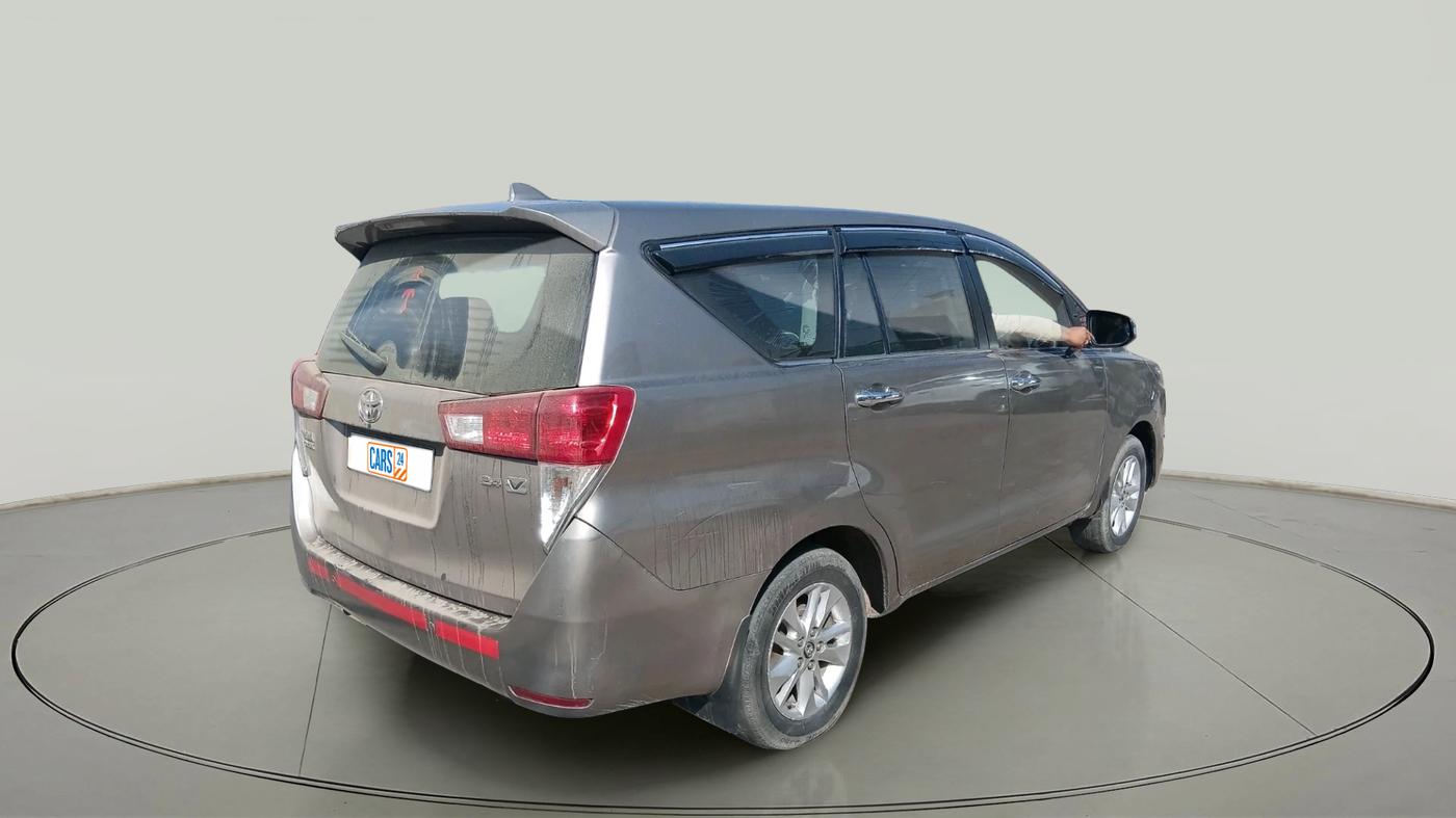2017 Toyota Innova Crysta 2.4 VX 8 STR, Diesel, Manual, 2,40,000 km, exterior