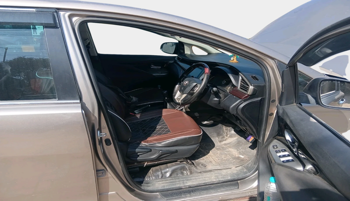 2017 Toyota Innova Crysta 2.4 VX 8 STR, Diesel, Manual, 2,39,906 km, interior