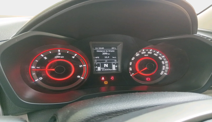 2020 Mahindra XUV300 W8 (O) 1.5 DIESEL, Diesel, Manual, 1,53,569 km, interior