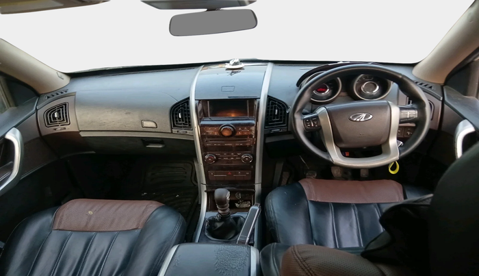 2014 Mahindra XUV500 W6, Diesel, Manual, 1,34,232 km, interior