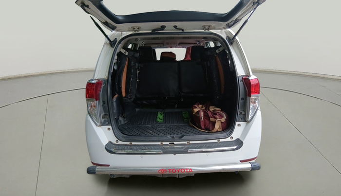 2018 Toyota Innova Crysta 2.4 G 8 STR, Diesel, Manual, 1,77,266 km, exterior