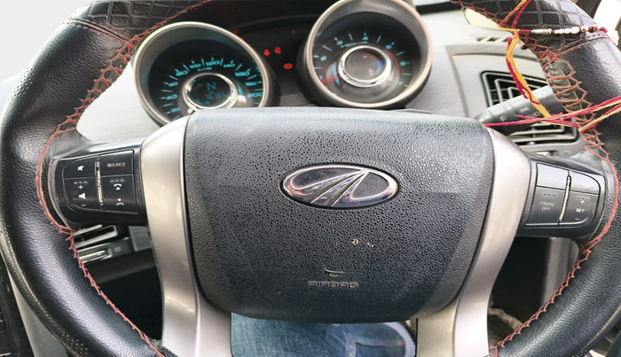 2019 Mahindra XUV500 W9, Diesel, Manual, 1,00,158 km, interior