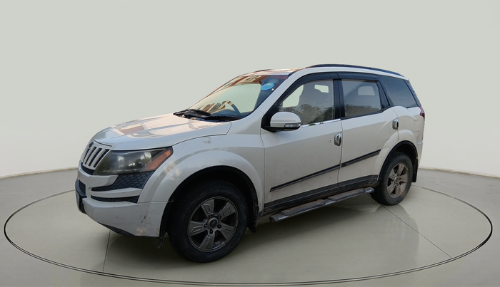 2015 Mahindra XUV500 W8, Diesel, Manual, 1,09,938 km, exterior
