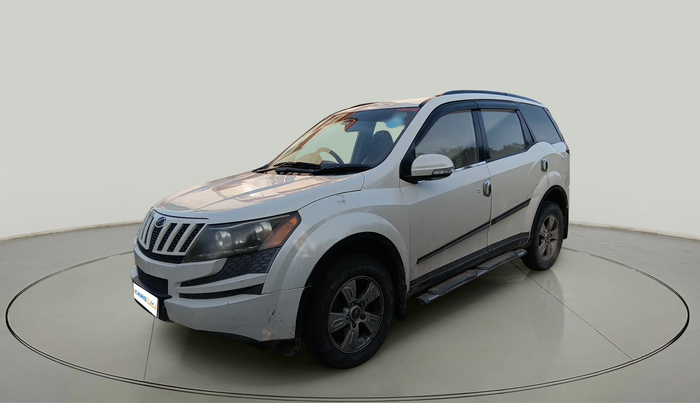 2015 Mahindra XUV500 W8, Diesel, Manual, 1,09,938 km, exterior