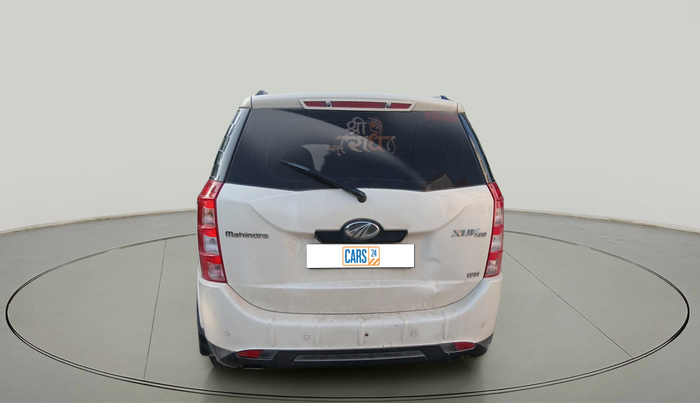 2015 Mahindra XUV500 W8, Diesel, Manual, 1,09,938 km, exterior