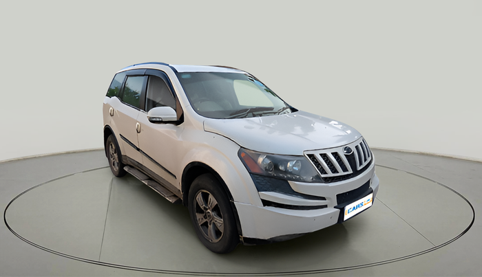 2015 Mahindra XUV500 W8, Diesel, Manual, 1,09,938 km, exterior