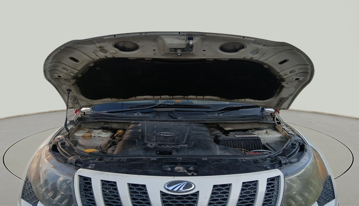 2015 Mahindra XUV500 W8, Diesel, Manual, 1,09,938 km, exterior