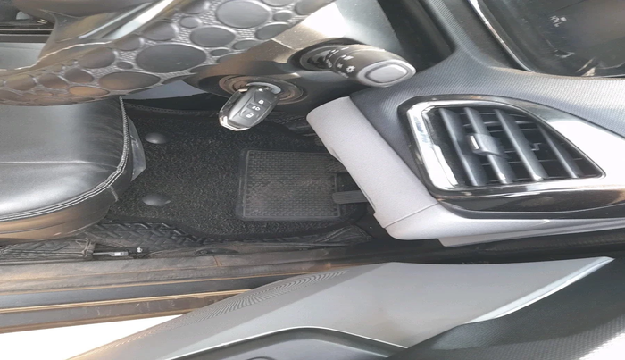 2024 Tata Tiago XT RHYTHM PETROL, Petrol, Manual, 14,741 km, interior