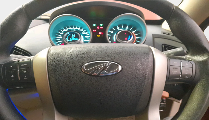 2018 Mahindra XUV500 W6, Diesel, Manual, 57,950 km, interior