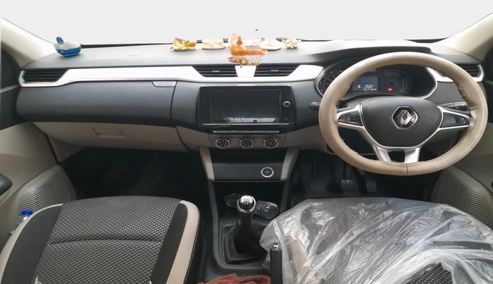 2022 Renault TRIBER RXZ, Petrol, Manual, 17,532 km, interior