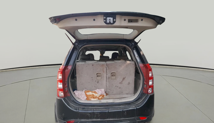 2015 Mahindra XUV500 W10, Diesel, Manual, 83,621 km, exterior