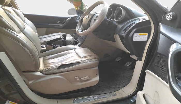 2015 Mahindra XUV500 W10, Diesel, Manual, 83,621 km, interior