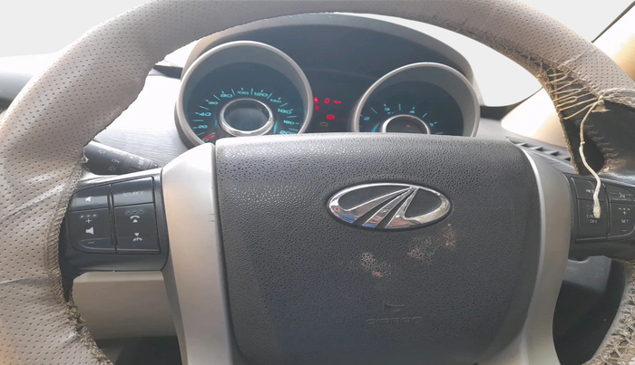 2015 Mahindra XUV500 W10, Diesel, Manual, 83,621 km, interior