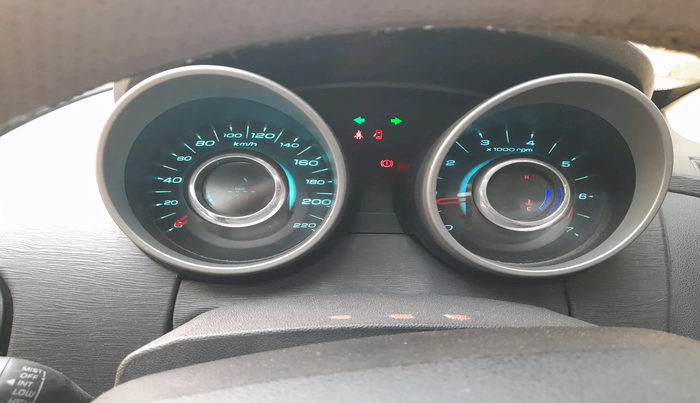 2015 Mahindra XUV500 W10, Diesel, Manual, 83,621 km, interior