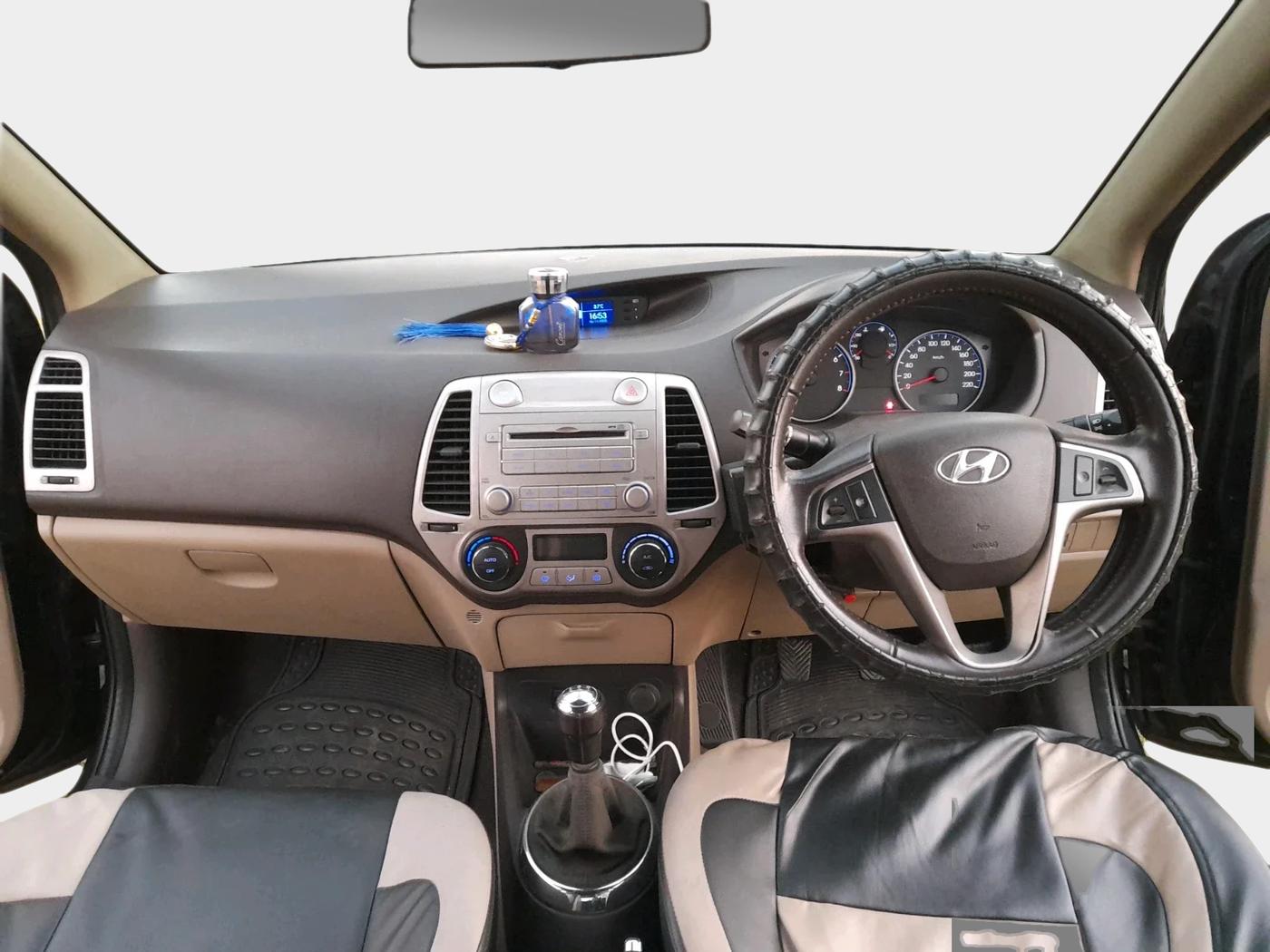 2010 Hyundai i20 SPORTZ 1.2, Petrol, Manual, 63,515 km, interior