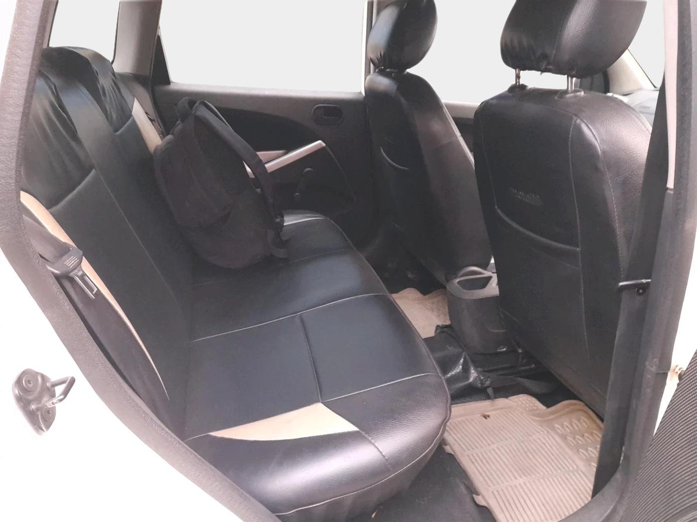 2011 Ford Figo TITANIUM 1.2 PETROL, Petrol, Manual, 43,269 km, interior