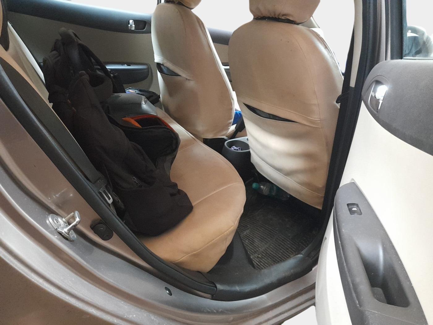 2013 Hyundai i20 MAGNA (O) 1.2, Petrol, Manual, 31,224 km, interior