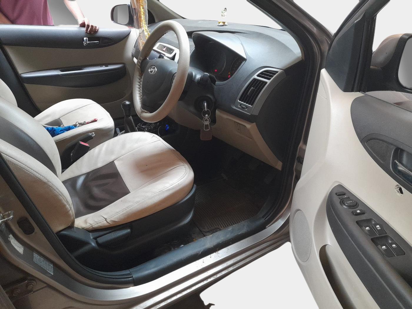 2013 Hyundai i20 MAGNA (O) 1.2, Petrol, Manual, 31,224 km, interior