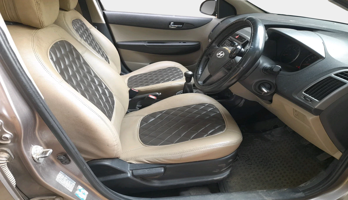 2014 Hyundai i20 SPORTZ 1.2, Petrol, Manual, 51,551 km, interior