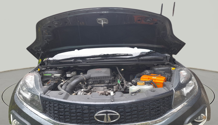 2017 Tata NEXON XM PETROL, Petrol, Manual, 37,070 km, exterior