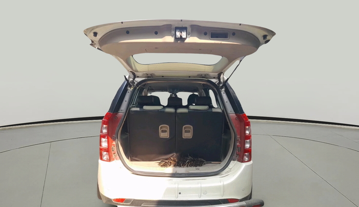 2017 Mahindra XUV500 W6, Diesel, Manual, 82,000 km, exterior