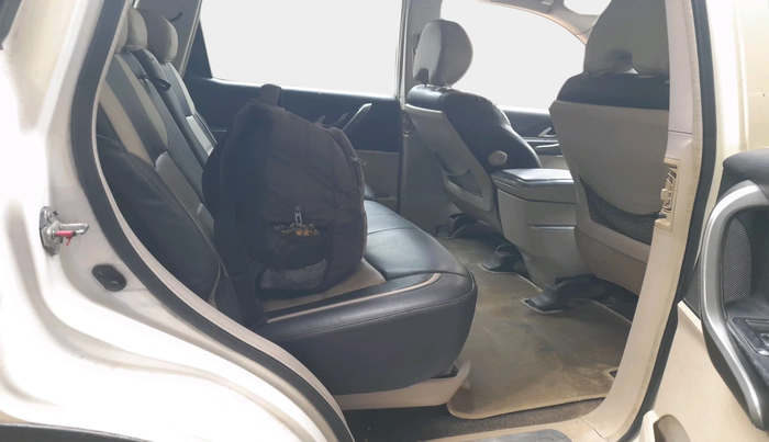 2017 Mahindra XUV500 W6, Diesel, Manual, 82,000 km, interior