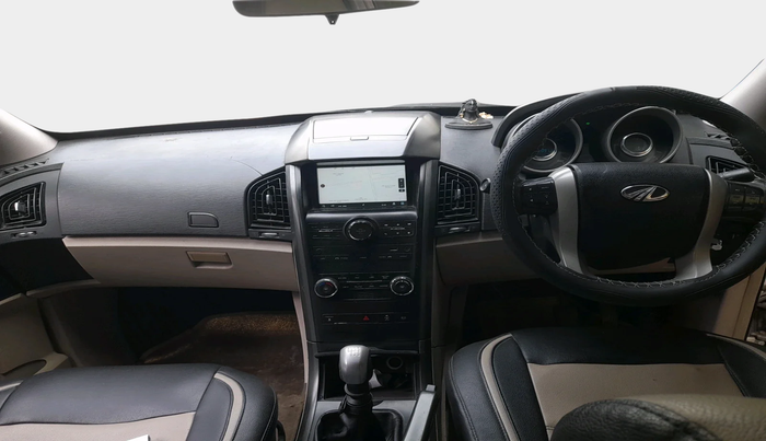 2017 Mahindra XUV500 W6, Diesel, Manual, 82,000 km, interior