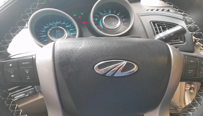 2017 Mahindra XUV500 W6, Diesel, Manual, 82,000 km, interior