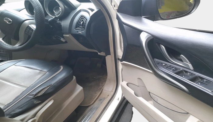 2017 Mahindra XUV500 W6, Diesel, Manual, 82,000 km, interior
