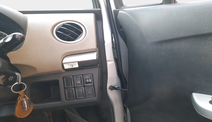 2016 Maruti Wagon R 1.0 VXI, Petrol, Manual, 58,429 km, interior