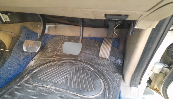 2015 Mahindra Xylo D4, Diesel, Manual, 1,43,272 km, interior