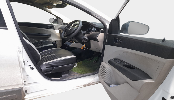 2023 Renault TRIBER RXT, Petrol, Manual, 38,460 km, interior