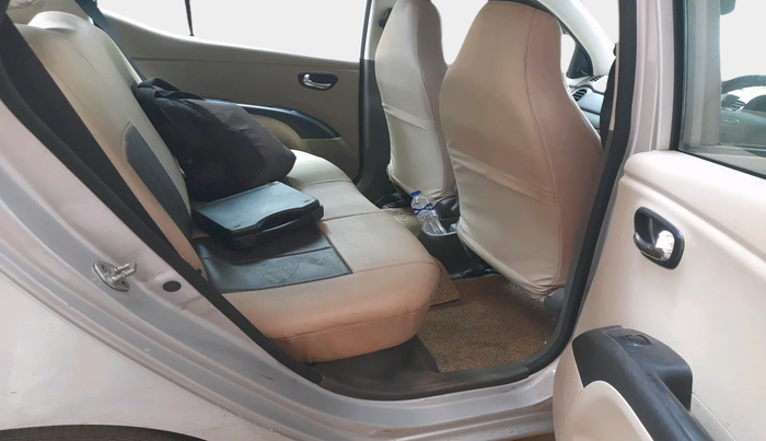 2016 Hyundai i10 SPORTZ 1.1, Petrol, Manual, 65,084 km, interior