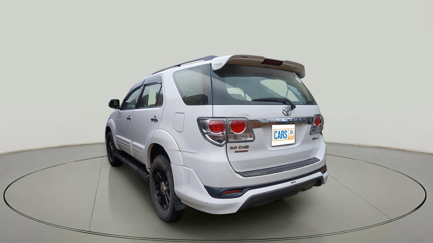 2013 Toyota Fortuner 3.0 4X2 AT, Diesel, Automatic, 1,84,801 km, exterior