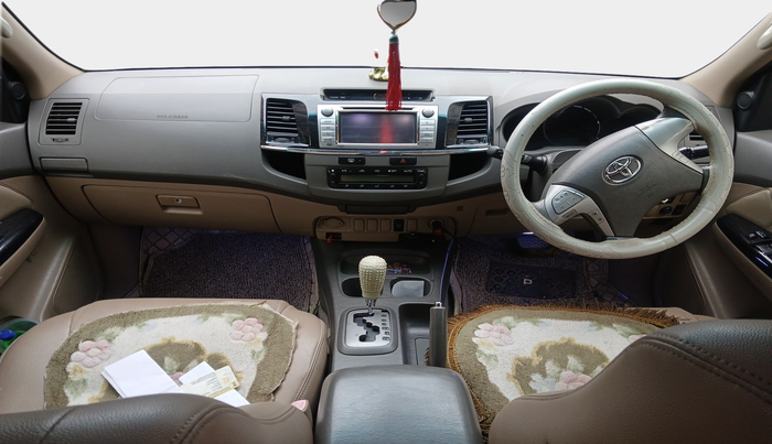 2013 Toyota Fortuner 3.0 4X2 AT, Diesel, Automatic, 1,84,801 km, interior