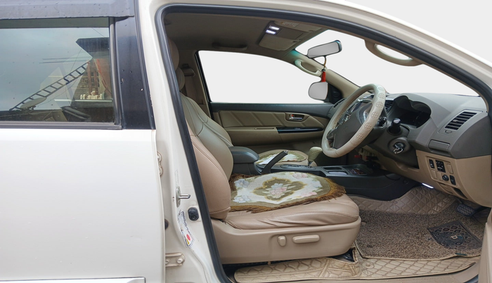 2013 Toyota Fortuner 3.0 4X2 AT, Diesel, Automatic, 1,84,801 km, interior