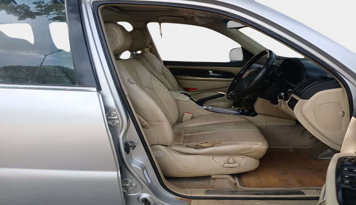 2013 Ssangyong Rexton RX7, Diesel, Automatic, 1,49,332 km, interior