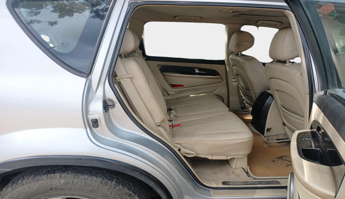 2013 Ssangyong Rexton RX7, Diesel, Automatic, 1,49,332 km, interior