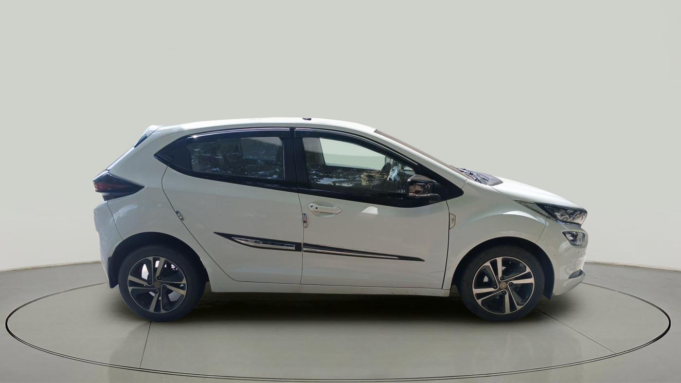 2022 Tata ALTROZ XZ DIESEL, Diesel, Manual, 51,095 km, exterior