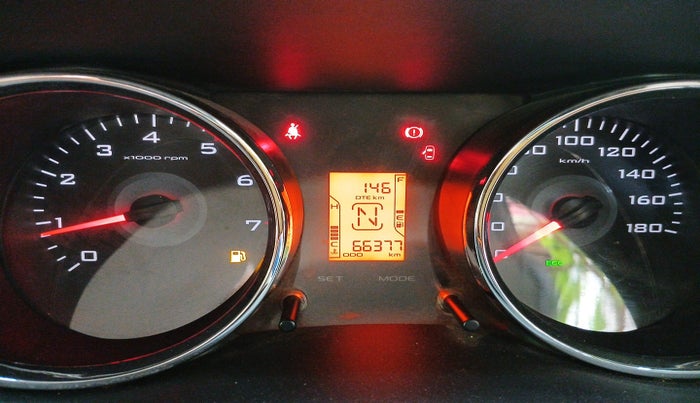 2019 Mahindra TUV 300 PLUS P8, Diesel, Manual, 66,377 km, interior