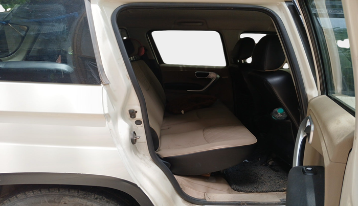 2019 Mahindra TUV 300 PLUS P8, Diesel, Manual, 66,377 km, interior