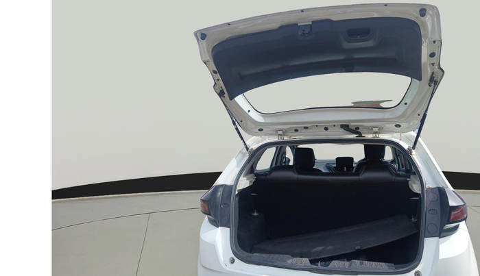 2023 Tata ALTROZ XE PETROL, Petrol, Manual, 55,673 km, exterior