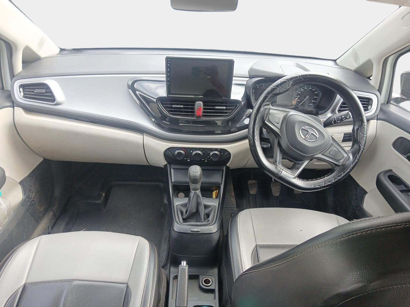 2023 Tata ALTROZ XE PETROL, Petrol, Manual, 55,673 km, interior