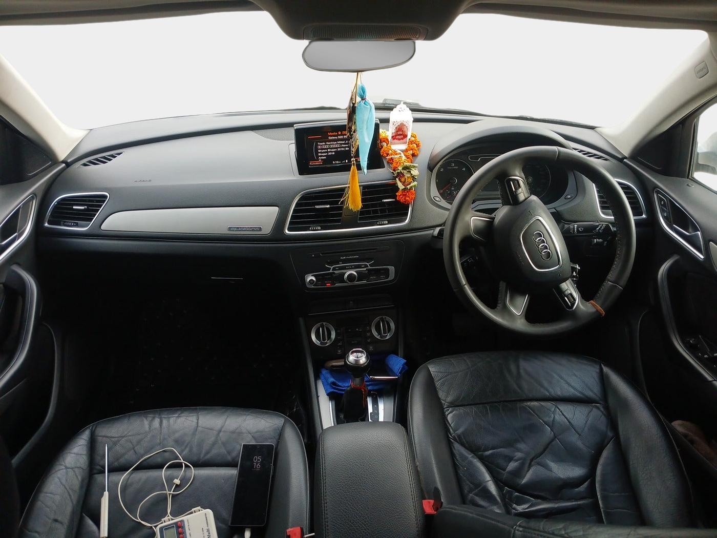 2014 Audi Q3 2.0 TDI, Diesel, Automatic, 1,17,823 km, interior