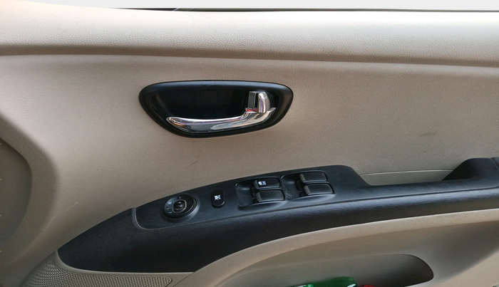 2011 Hyundai i10 SPORTZ 1.2, Petrol, Manual, 65,134 km, interior