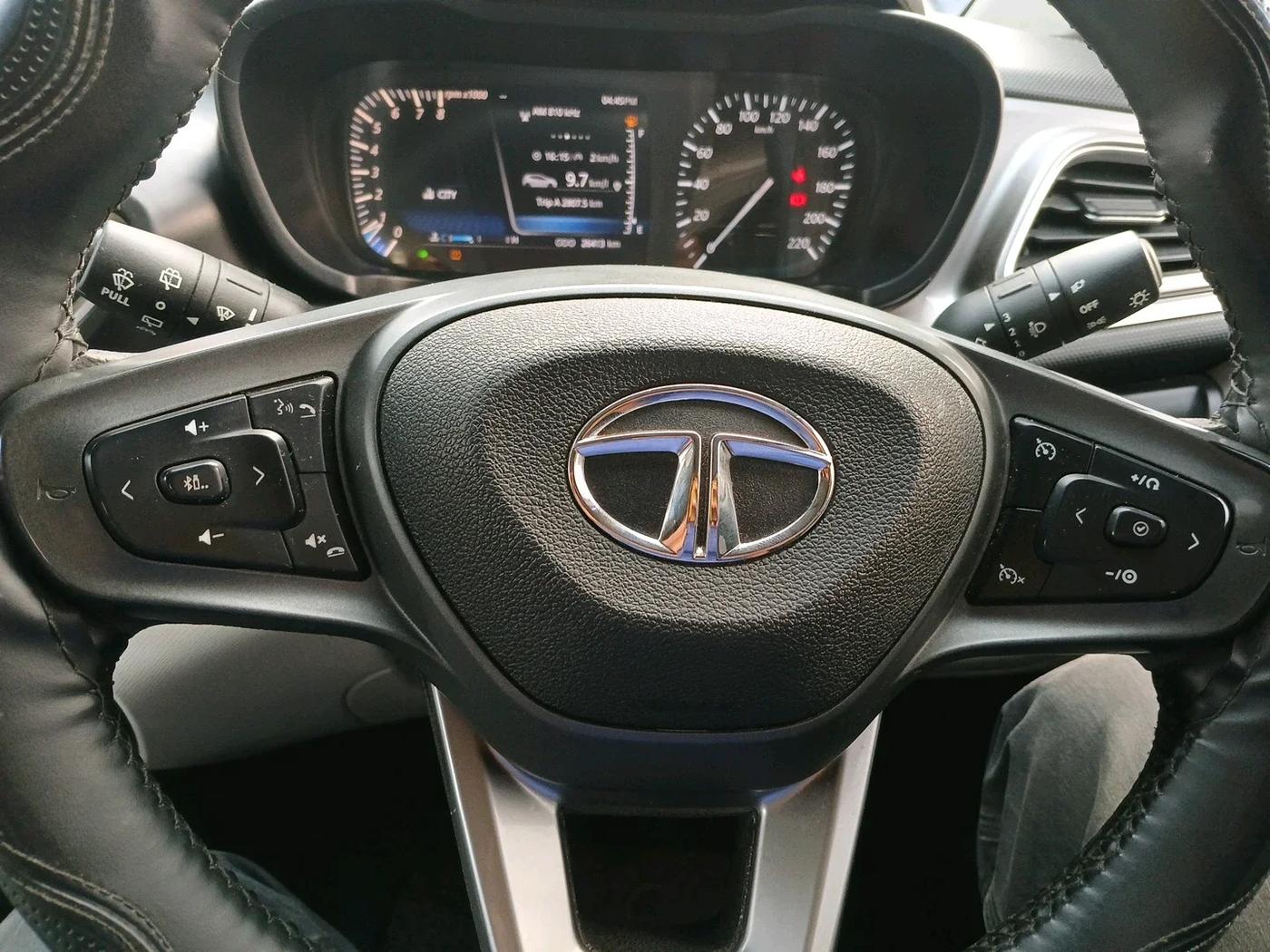 2023 Tata ALTROZ XZ + SUNROOF, Petrol, Manual, 26,413 km, interior