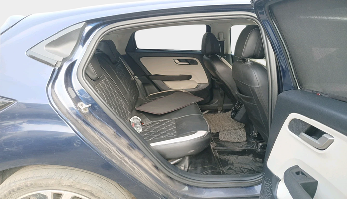 2023 Tata ALTROZ XZ + SUNROOF, Petrol, Manual, 26,413 km, interior