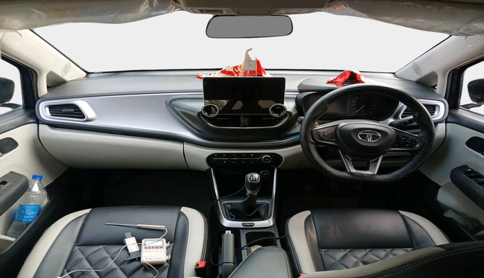 2023 Tata ALTROZ XZ + SUNROOF, Petrol, Manual, 26,413 km, interior