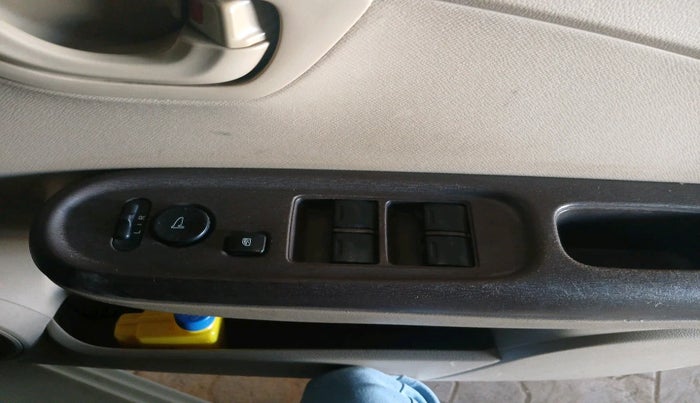 2013 Honda Amaze 1.5L I-DTEC S, Diesel, Manual, 90,912 km, interior