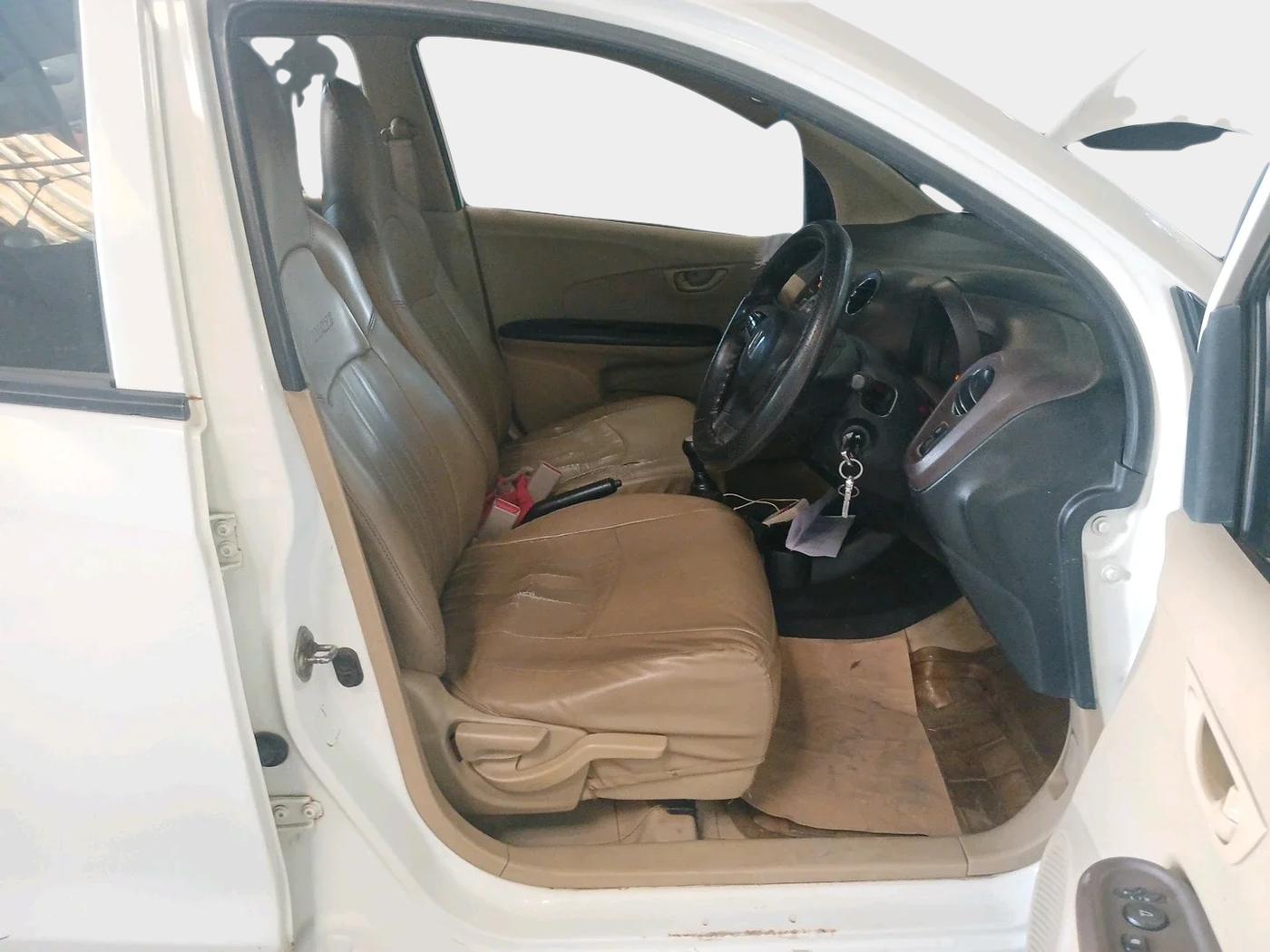 2013 Honda Amaze 1.5L I-DTEC S, Diesel, Manual, 90,912 km, interior
